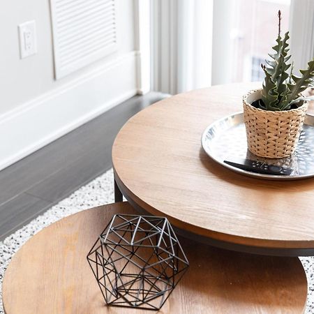 Dwtn Condo Near Cn Tower! W/ Free Parking 토론토 외부 사진