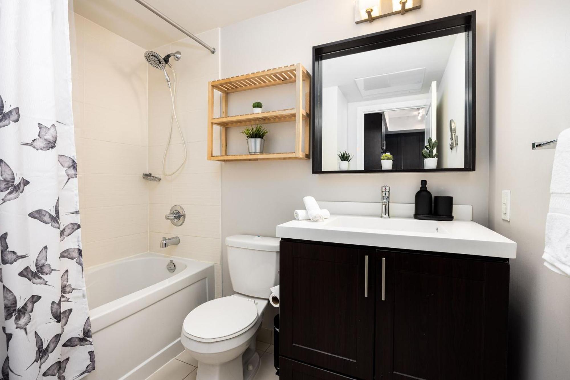 Dwtn Condo Near Cn Tower! W/ Free Parking 토론토 외부 사진